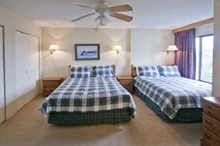 Silver Creek Lodge Snowshoe Room photo